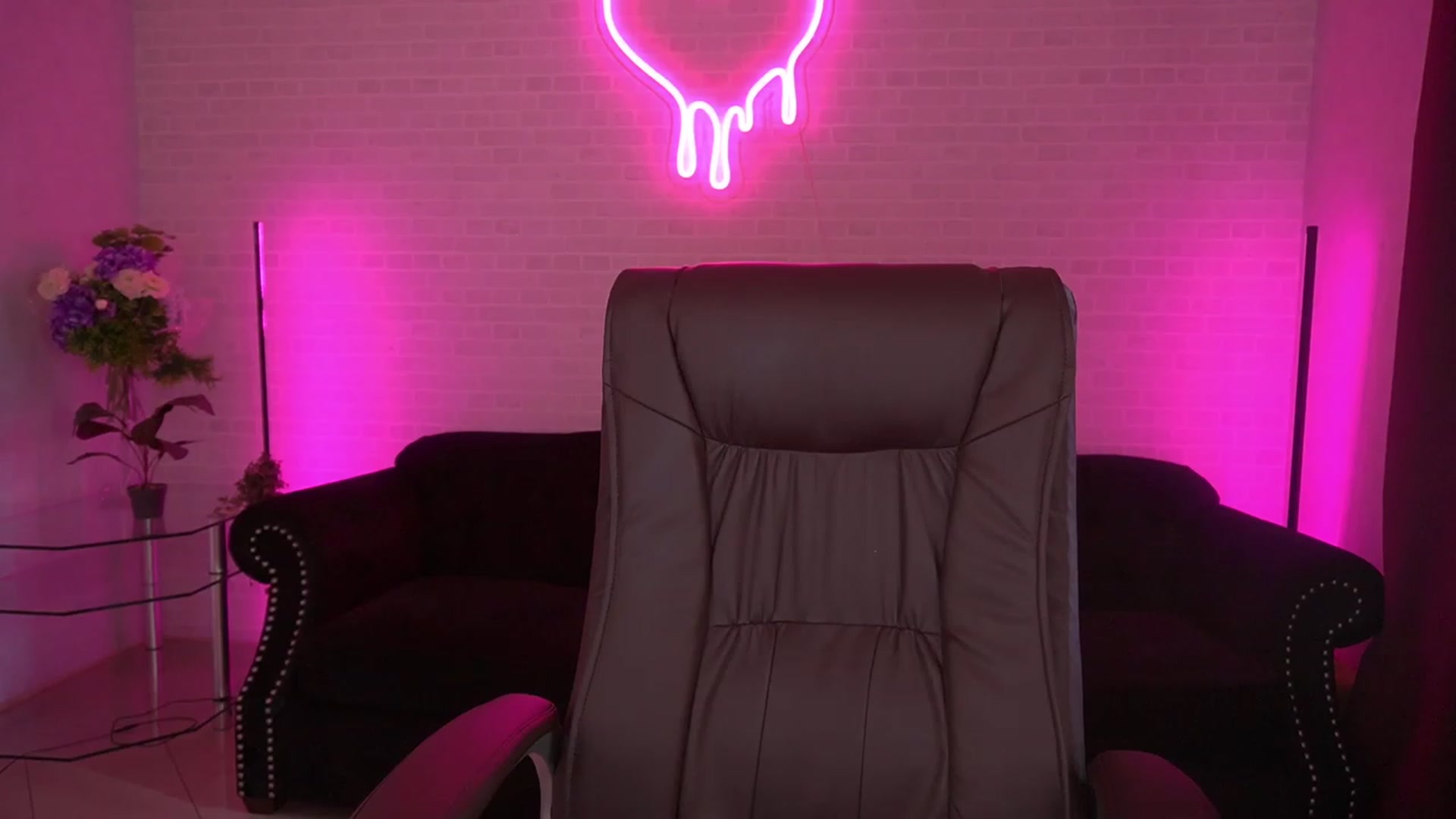 Gallery image thumbnail from Lia__Angel's myfreecams stream on, 09/03/2023, 12:33 image 20 of 20