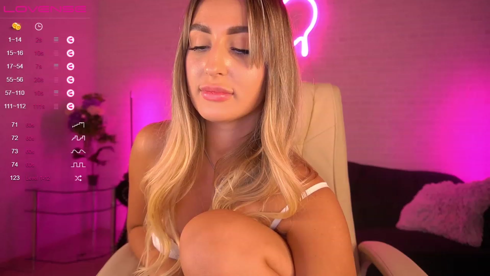 Gallery image thumbnail from Lia__Angel's myfreecams stream on, 09/04/2023, 18:06 image 5 of 20
