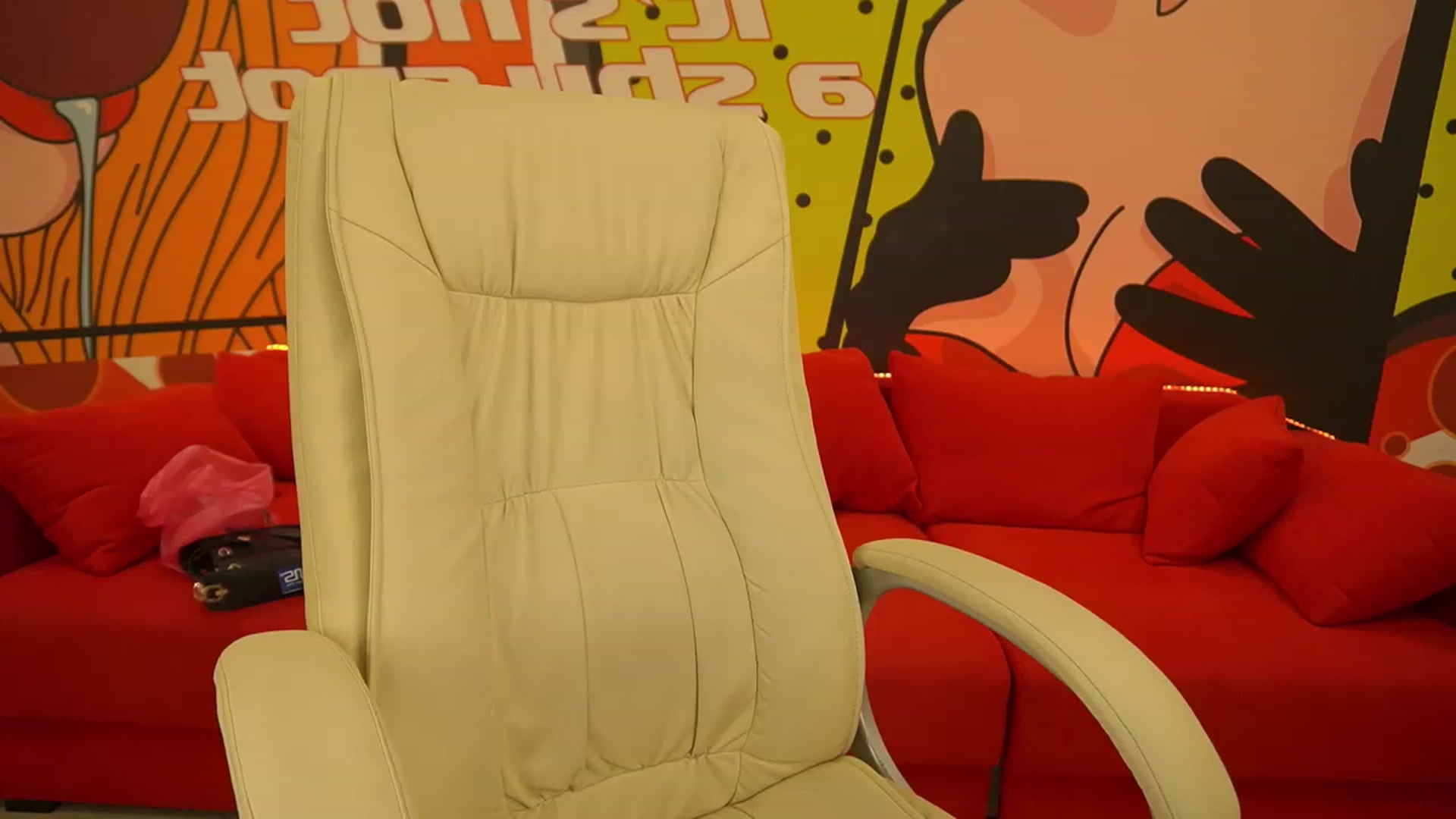 Gallery image thumbnail from Lia__Angel's myfreecams stream on, 09/17/2023, 10:42 image 14 of 20