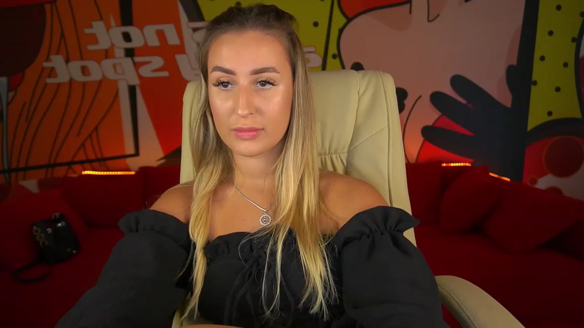 Gallery image thumbnail from Lia__Angel's myfreecams stream on, 09/17/2023, 12:13 image 9 of 20