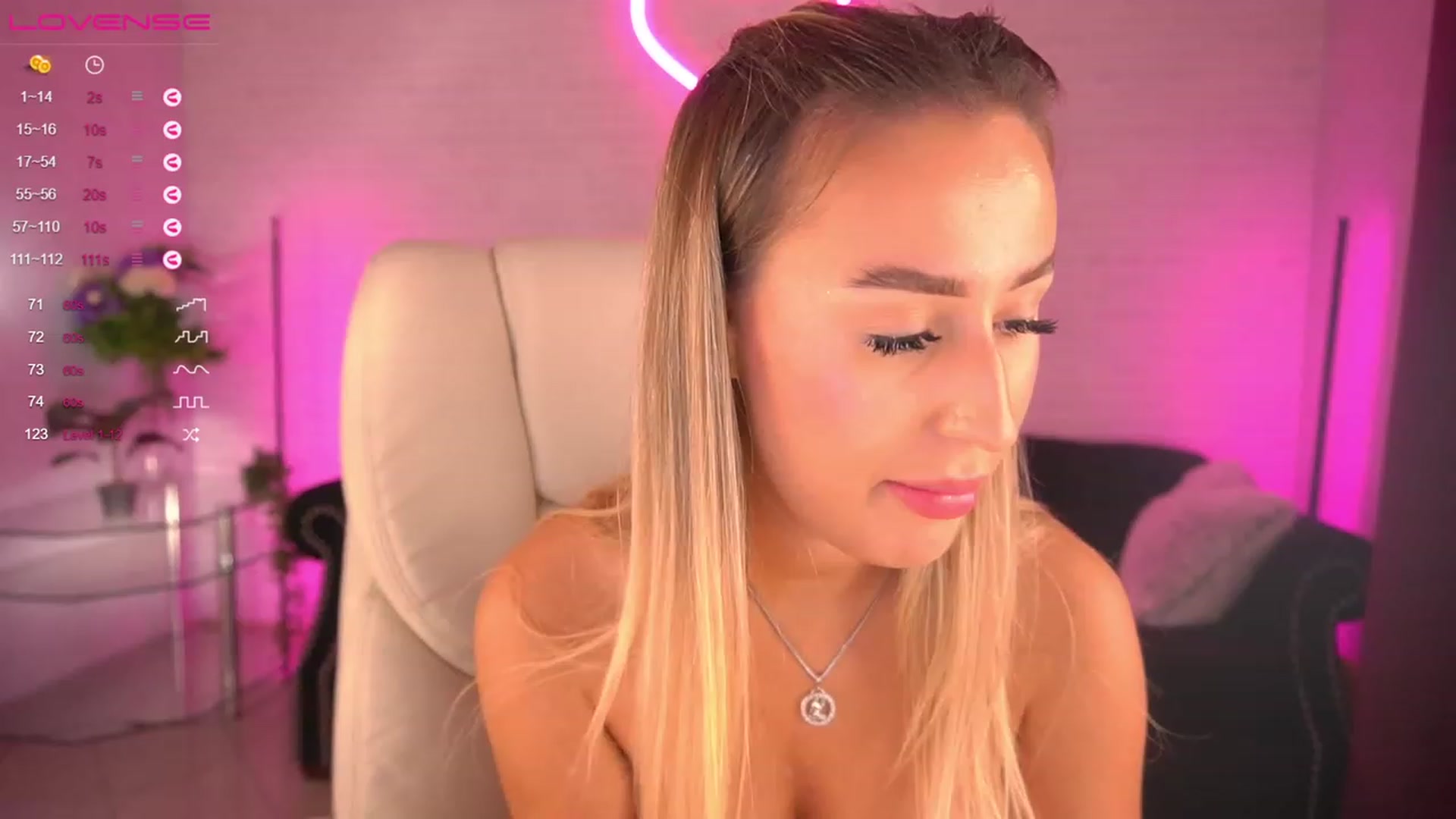 Gallery image thumbnail from Lia__Angel's myfreecams stream on, 09/17/2023, 14:44 image 7 of 20
