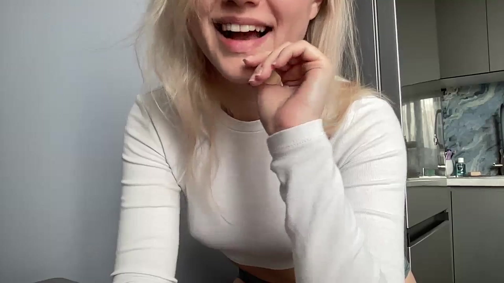 Gallery image thumbnail from Lia_lisia's myfreecams stream on, 02/12/2024, 12:19 image 19 of 20