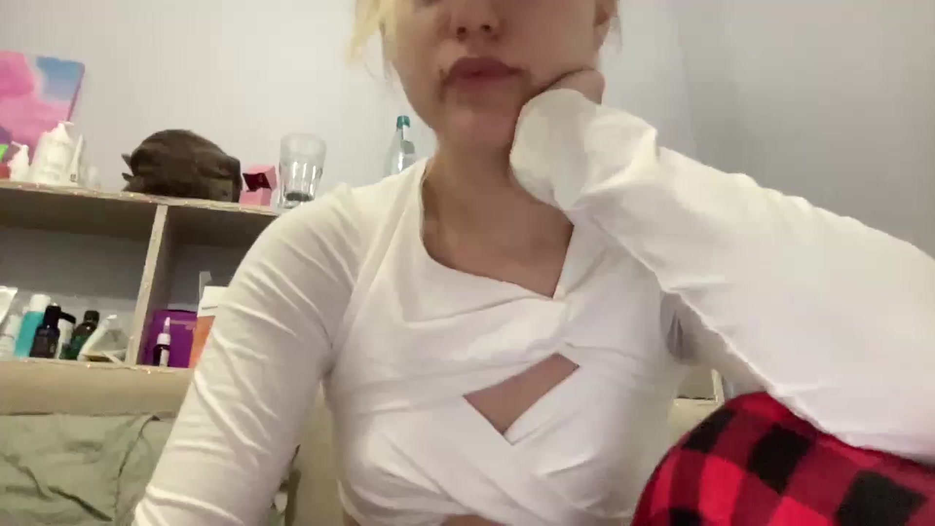 Gallery image thumbnail from Lia_lisia's myfreecams stream on, 03/02/2024, 13:05 image 3 of 20