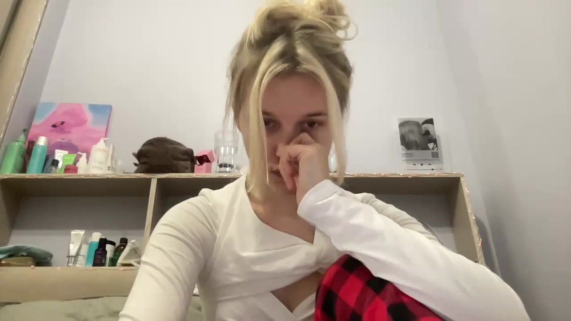 Gallery image thumbnail from Lia_lisia's myfreecams stream on, 03/02/2024, 13:05 image 12 of 20