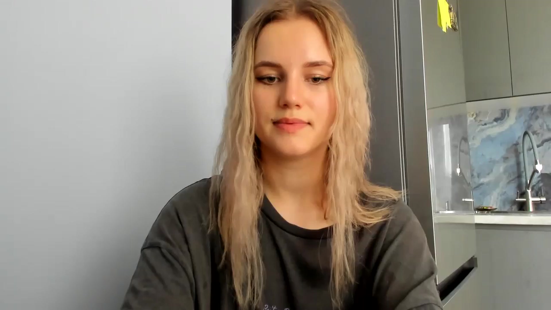 Gallery image thumbnail from Lia_lisia's myfreecams stream on, 06/20/2024, 10:19 image 1 of 20