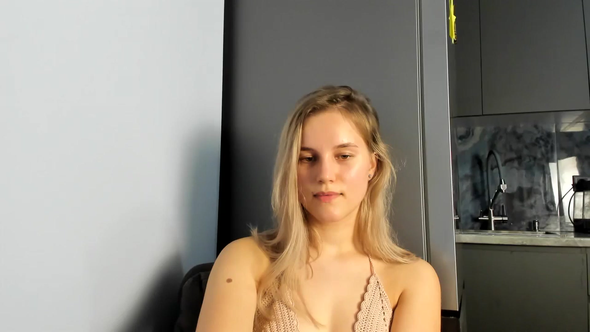 Gallery image thumbnail from Lia_lisia's myfreecams stream on, 06/24/2024, 21:51 image 4 of 20