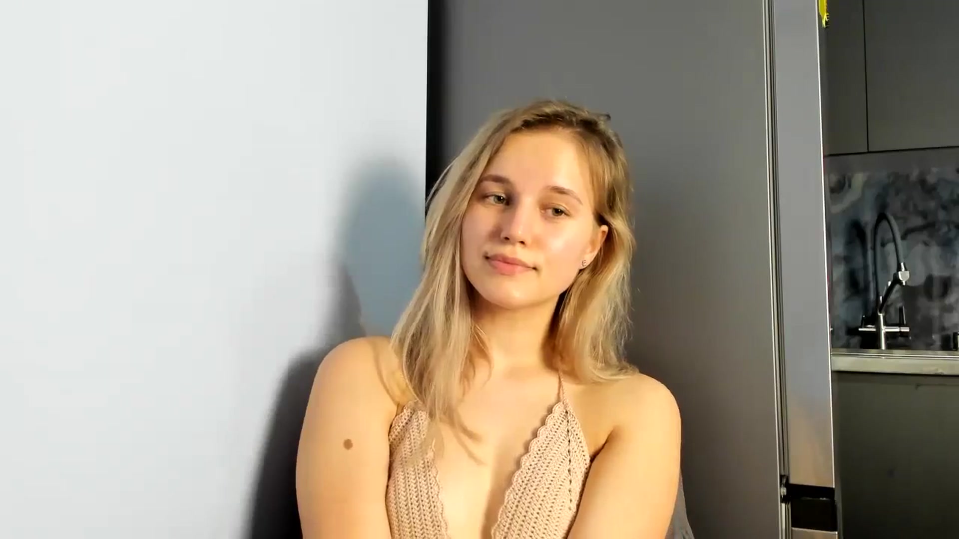 Gallery image thumbnail from Lia_lisia's myfreecams stream on, 06/24/2024, 21:51 image 10 of 20