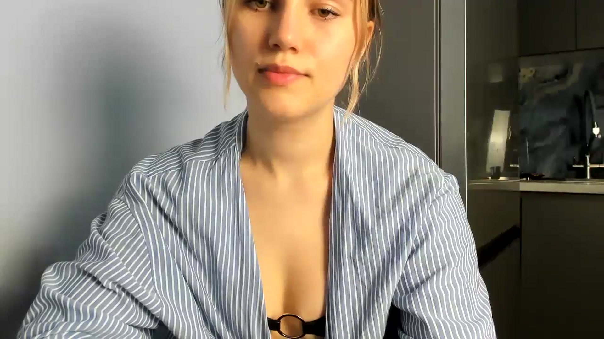 Gallery image thumbnail from Lia_lisia's myfreecams stream on, 06/28/2024, 22:27 image 3 of 20