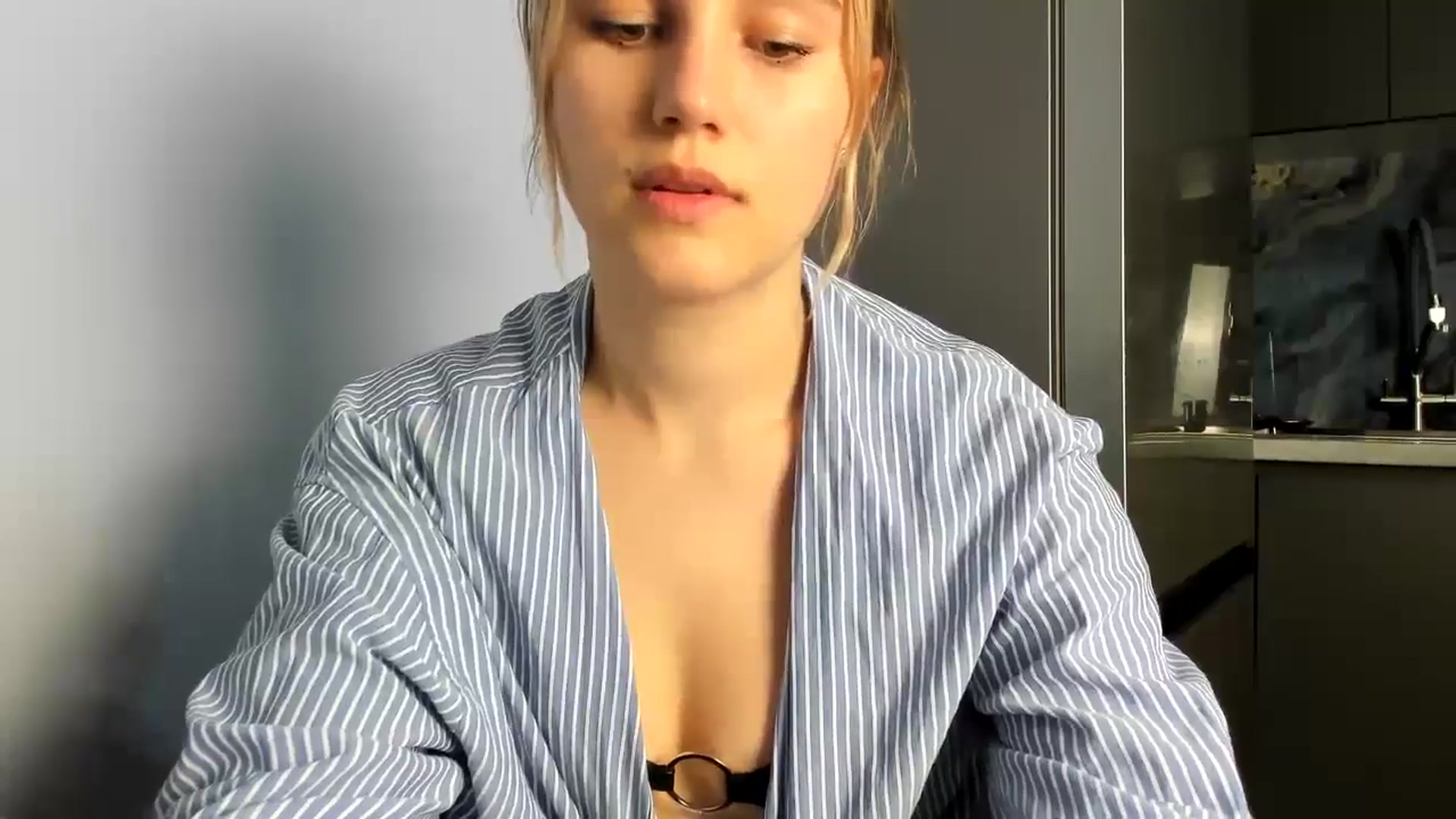 Gallery image thumbnail from Lia_lisia's myfreecams stream on, 06/28/2024, 22:27 image 5 of 20