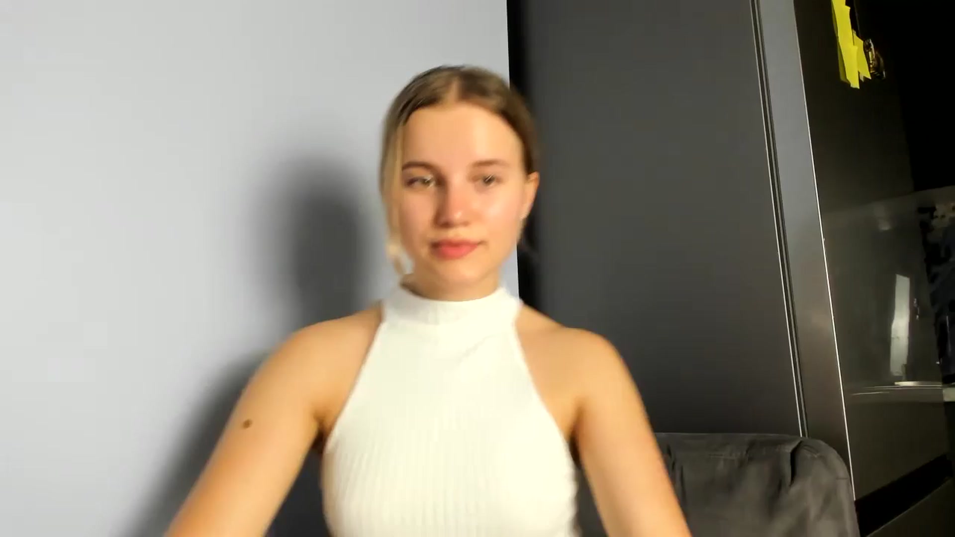 Gallery image thumbnail from Lia_lisia's myfreecams stream on, 07/01/2024, 21:32 image 3 of 20