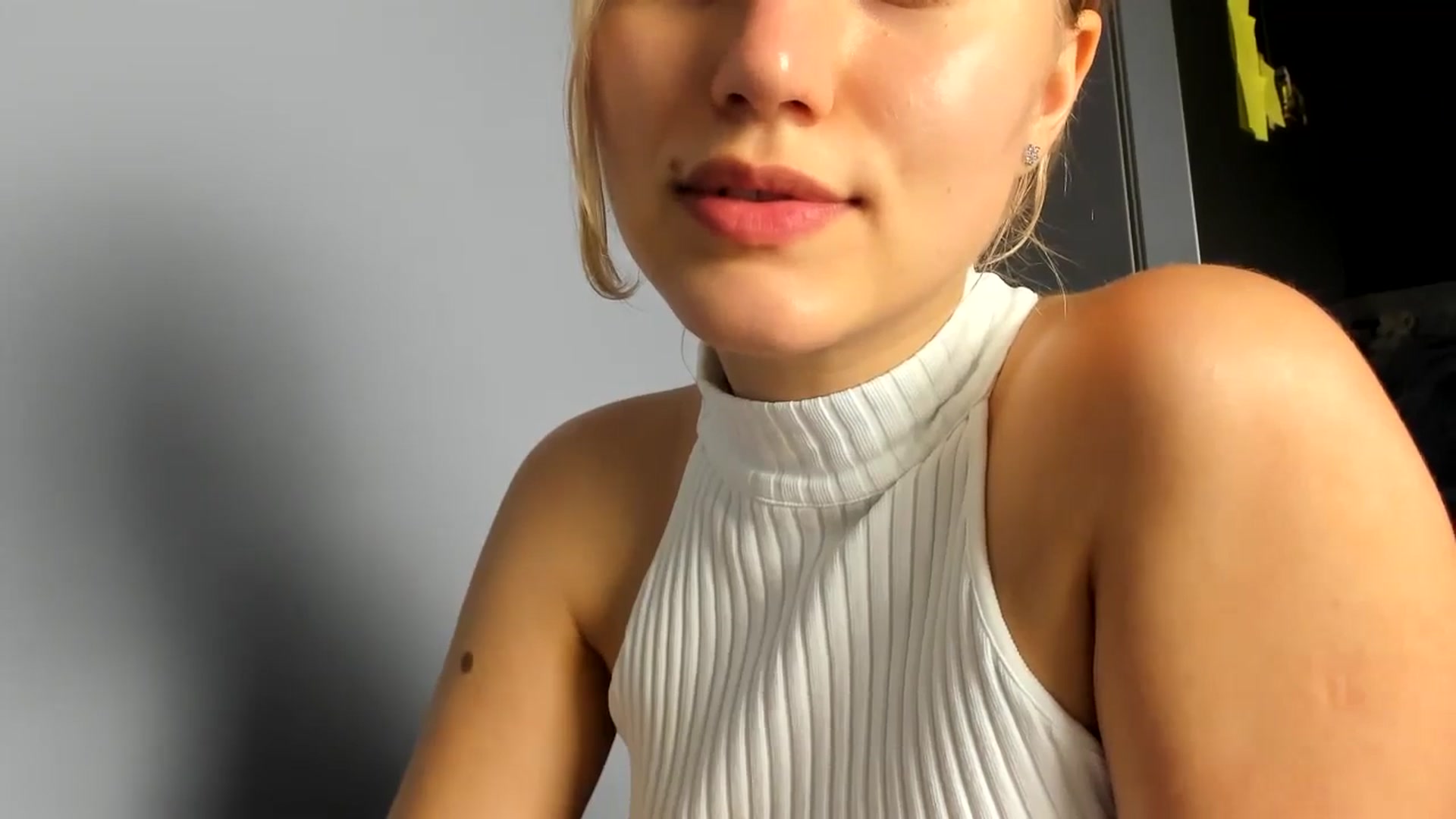 Gallery image thumbnail from Lia_lisia's myfreecams stream on, 07/01/2024, 21:32 image 12 of 20