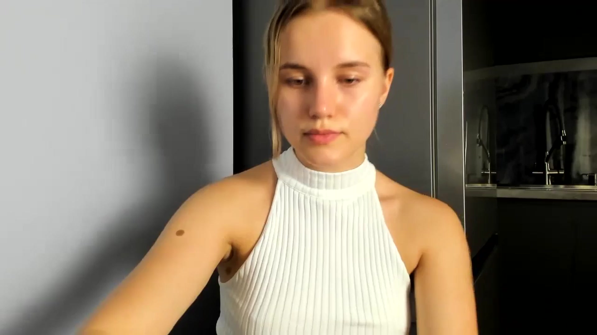 Gallery image thumbnail from Lia_lisia's myfreecams stream on, 07/01/2024, 22:18 image 7 of 20