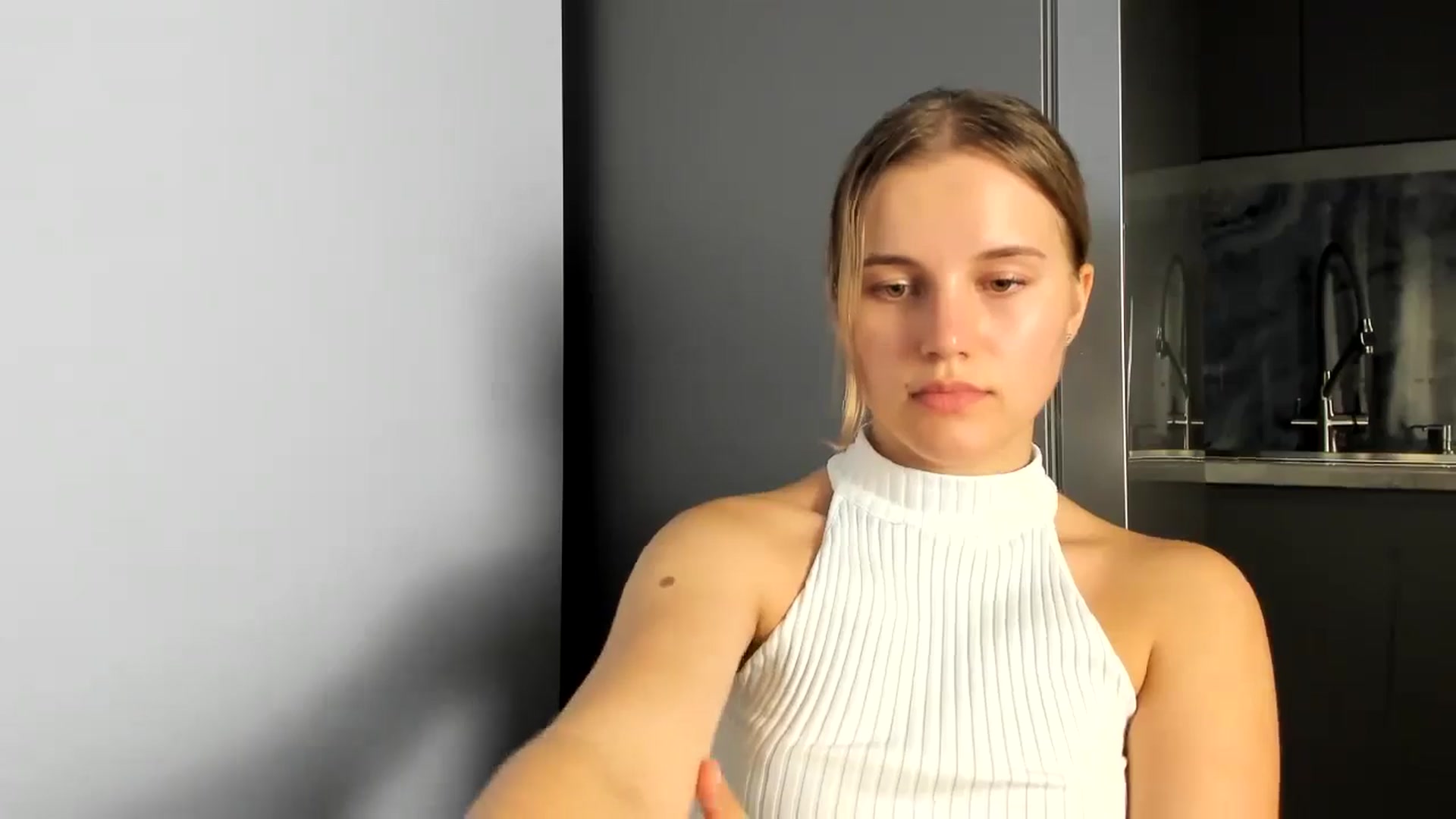 Gallery image thumbnail from Lia_lisia's myfreecams stream on, 07/01/2024, 22:18 image 15 of 20