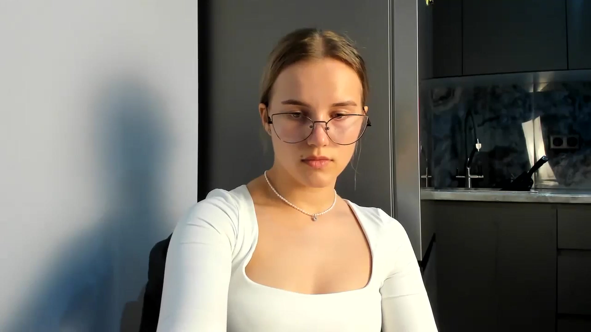 Gallery image thumbnail from Lia_lisia's myfreecams stream on, 07/02/2024, 17:56 image 9 of 20