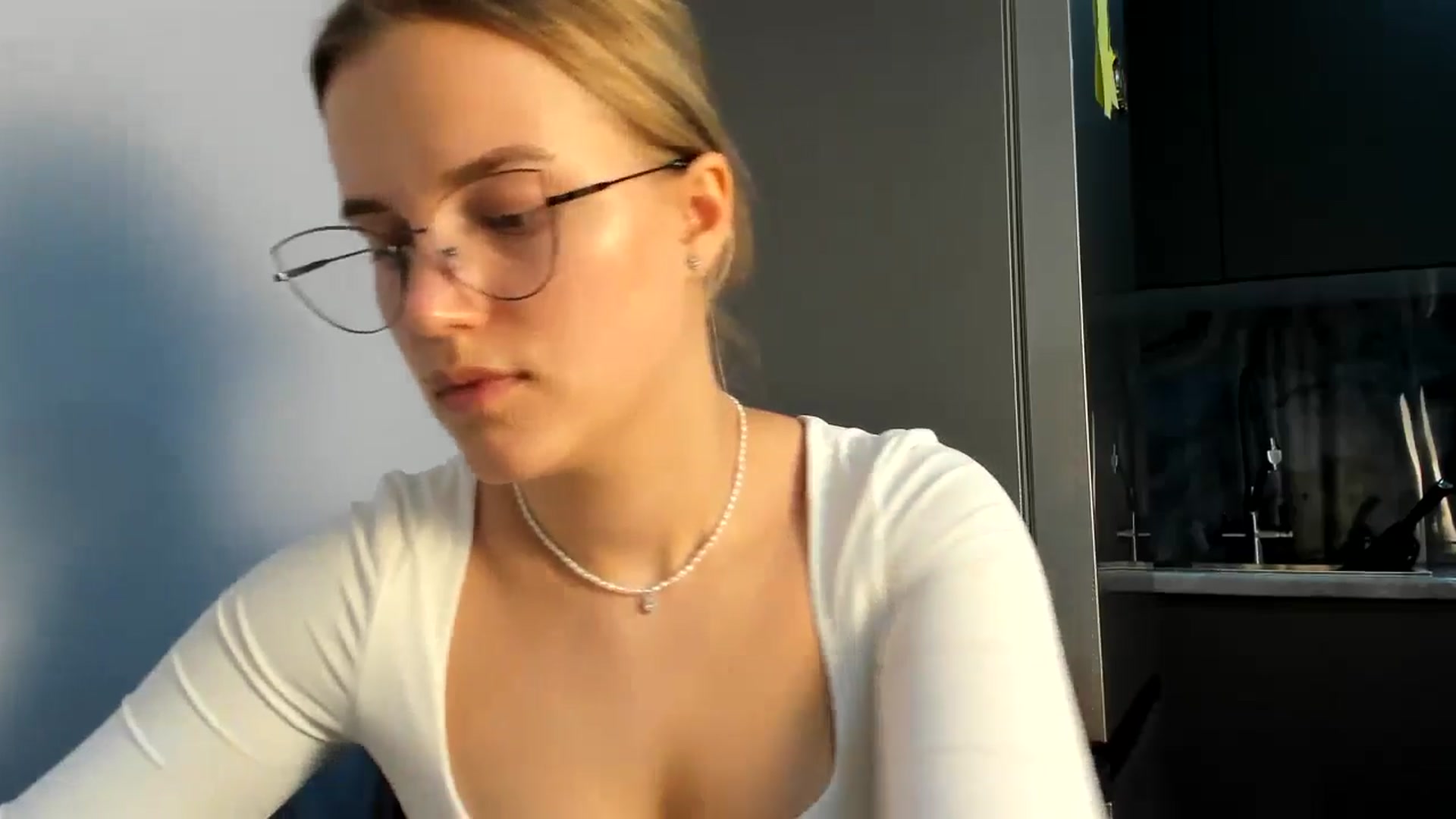 Gallery image thumbnail from Lia_lisia's myfreecams stream on, 07/02/2024, 18:54 image 8 of 20