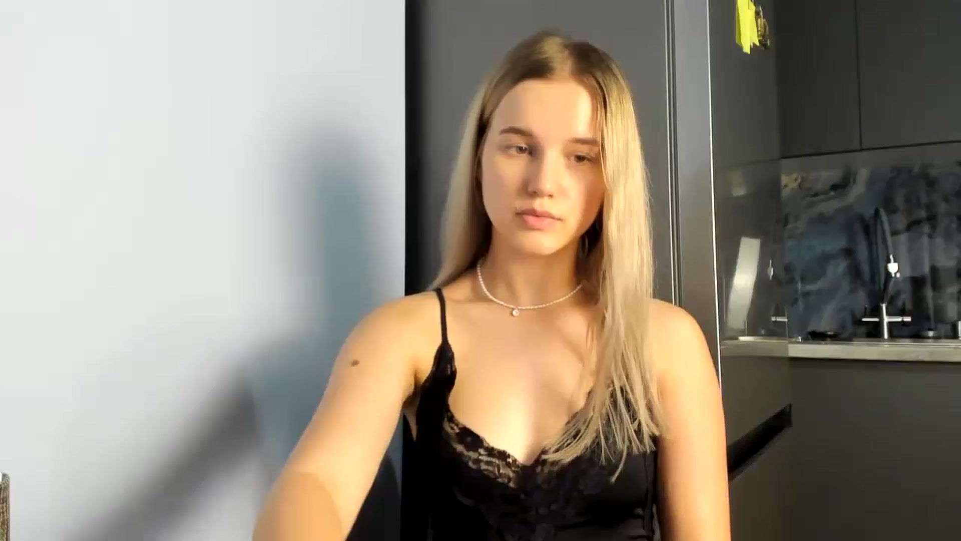 Gallery image thumbnail from Lia_lisia's myfreecams stream on, 07/04/2024, 22:02 image 1 of 20