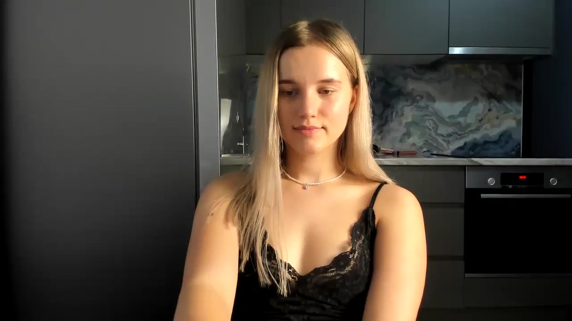 Gallery image thumbnail from Lia_lisia's myfreecams stream on, 07/04/2024, 23:33 image 7 of 20