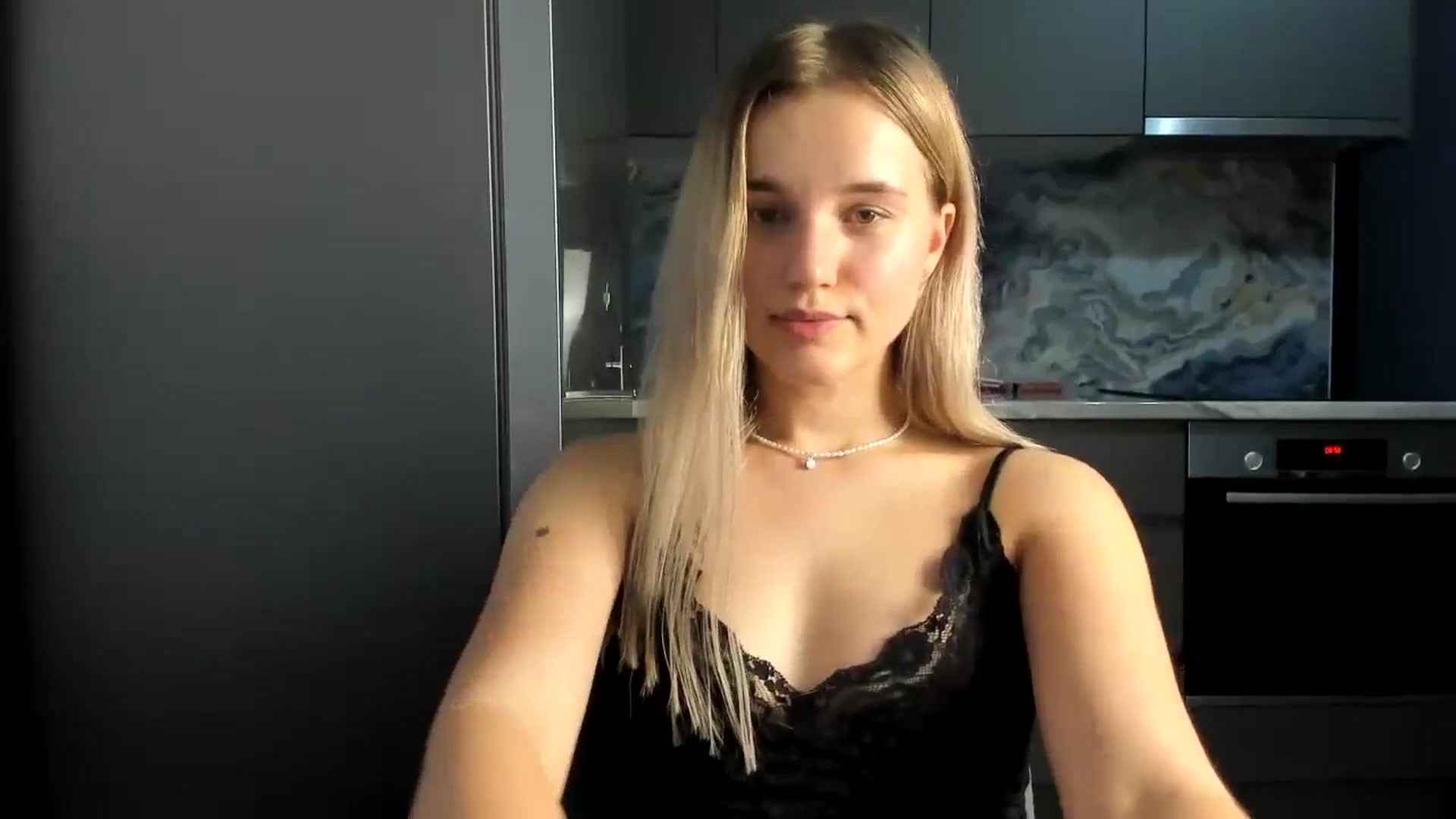 Gallery image thumbnail from Lia_lisia's myfreecams stream on, 07/04/2024, 23:33 image 4 of 20