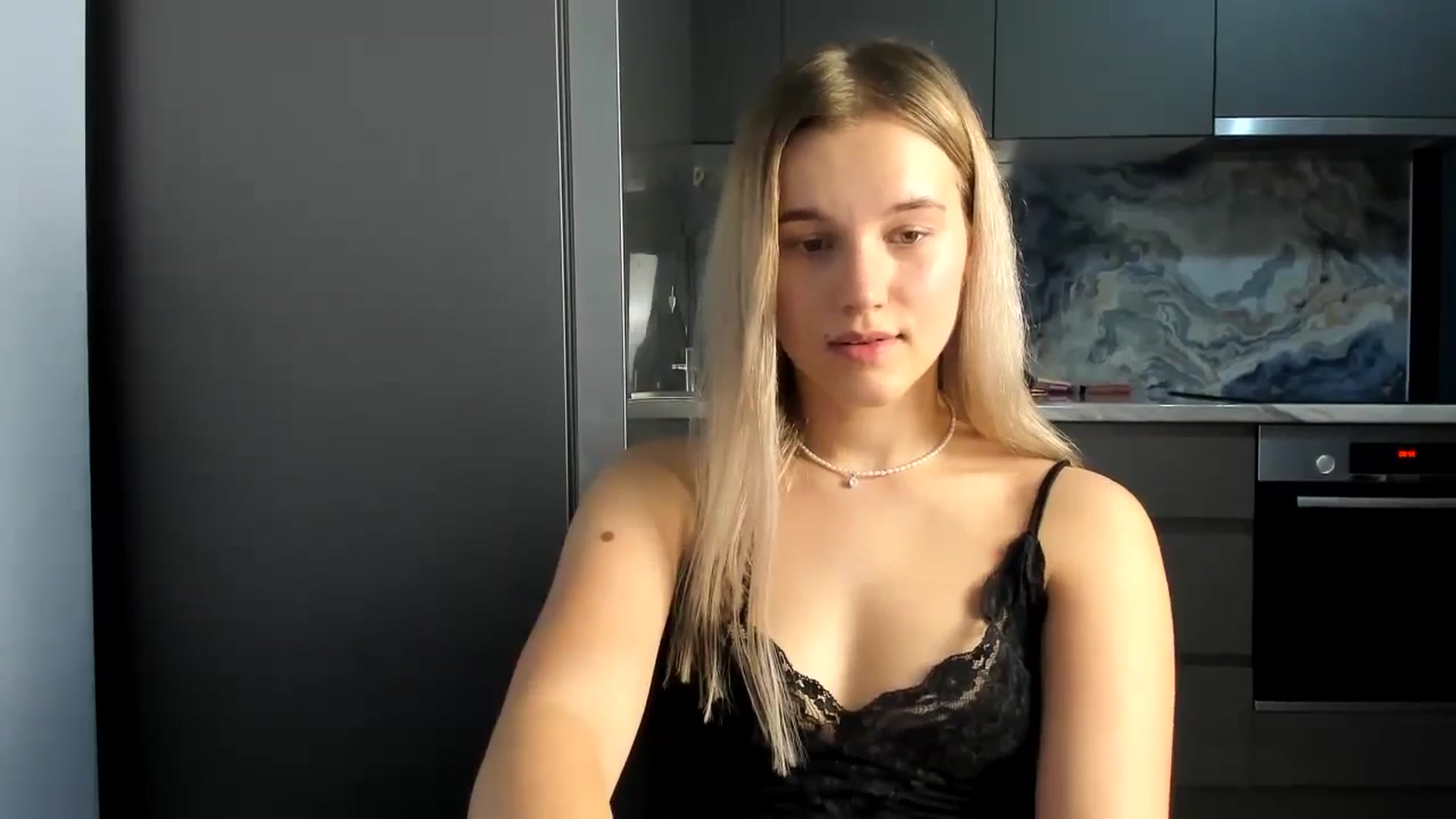 Gallery image thumbnail from Lia_lisia's myfreecams stream on, 07/04/2024, 23:33 image 2 of 20