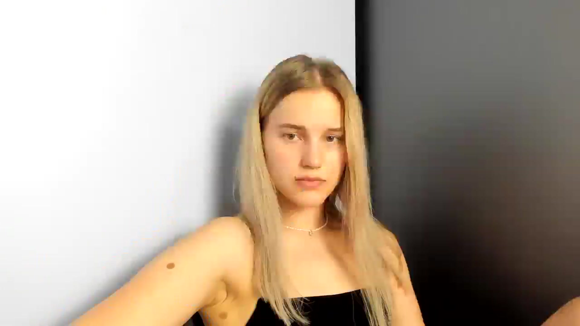 Gallery image thumbnail from Lia_lisia's myfreecams stream on, 07/05/2024, 21:39 image 2 of 20