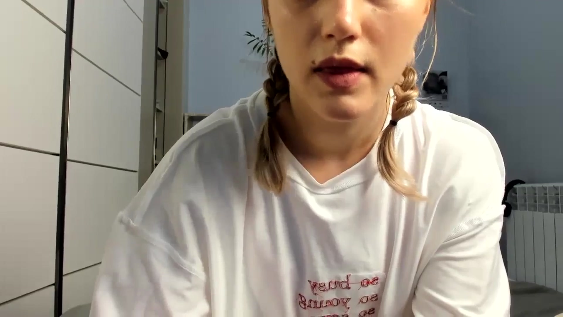 Gallery image thumbnail from Lia_lisia's myfreecams stream on, 07/07/2024, 13:10 image 2 of 20