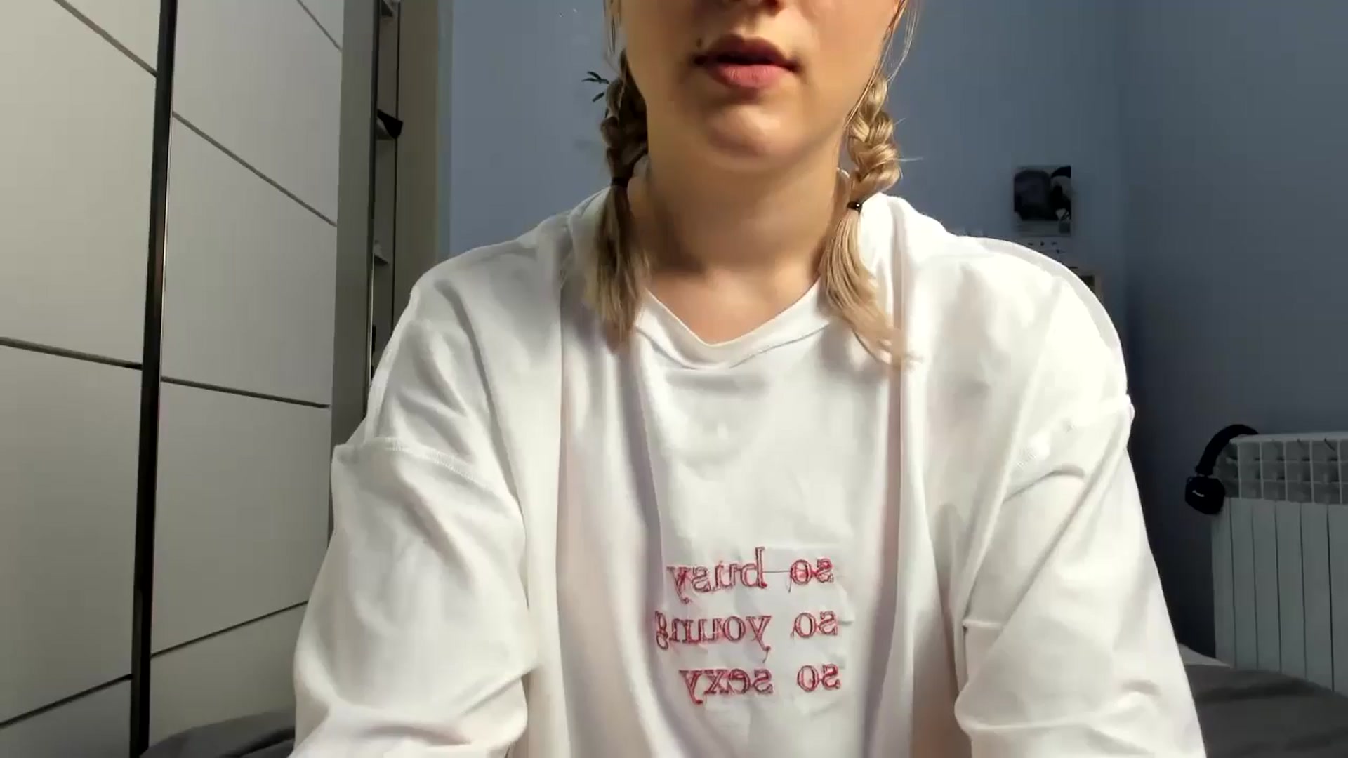 Gallery image thumbnail from Lia_lisia's myfreecams stream on, 07/07/2024, 13:10 image 9 of 20