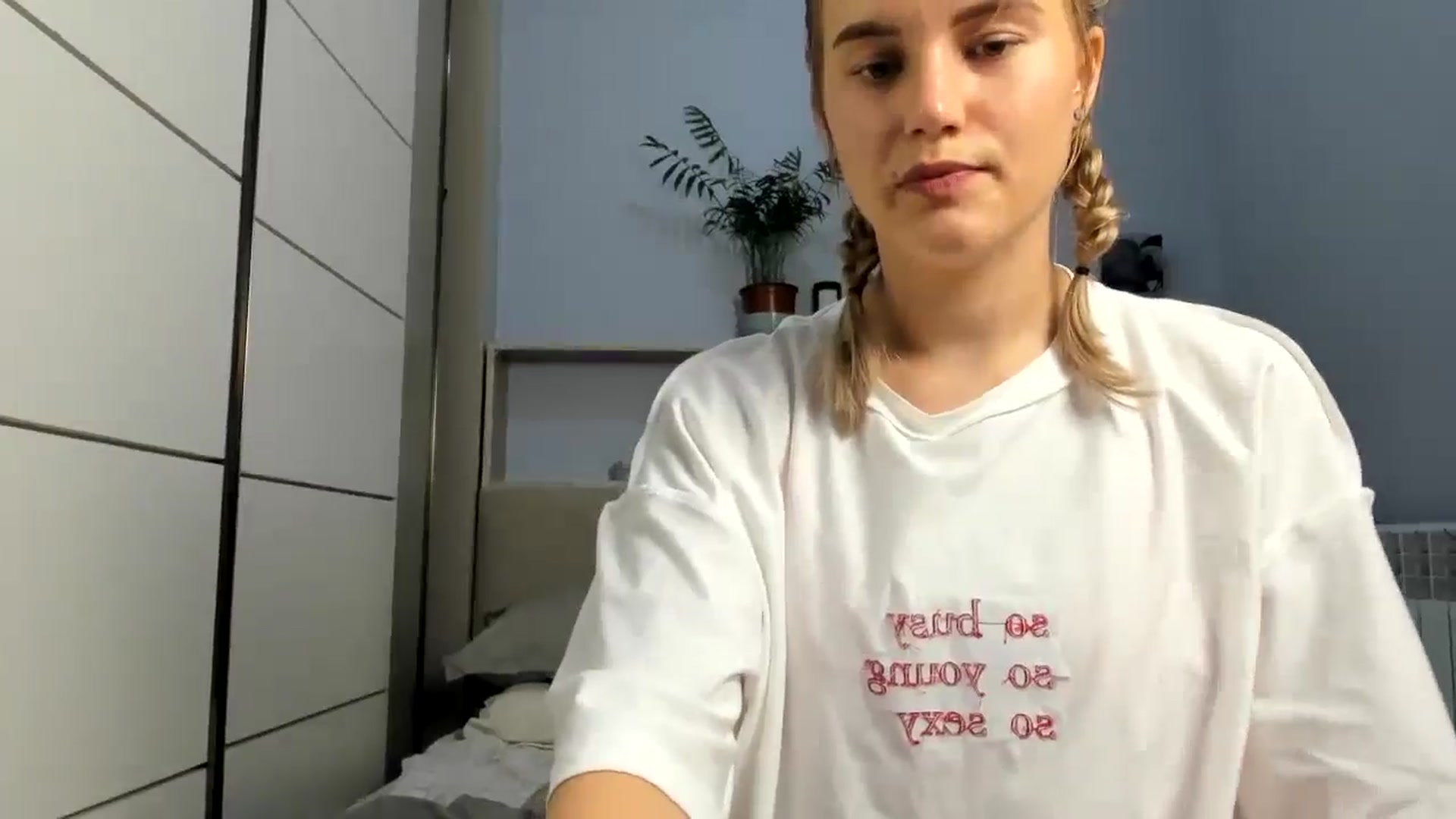 Gallery image thumbnail from Lia_lisia's myfreecams stream on, 07/07/2024, 13:10 image 18 of 20