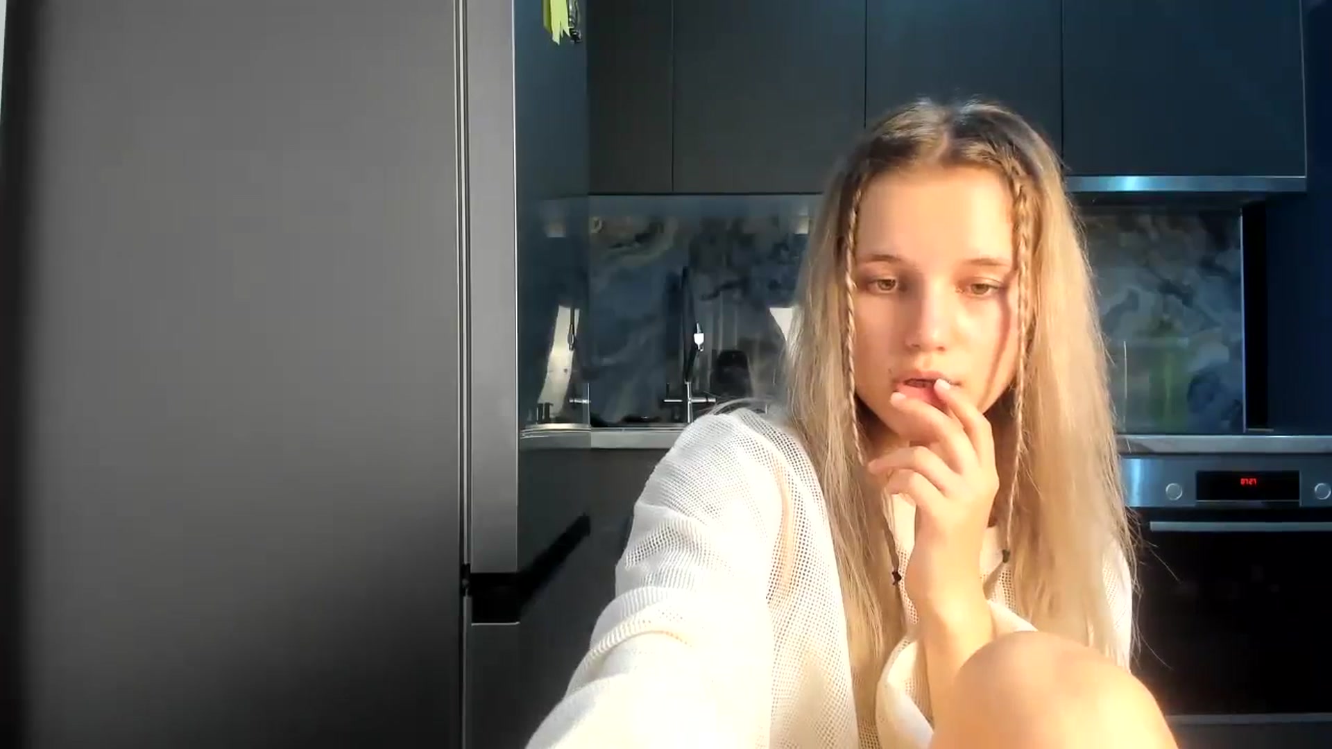 Gallery image thumbnail from Lia_lisia's myfreecams stream on, 07/11/2024, 21:38 image 13 of 20