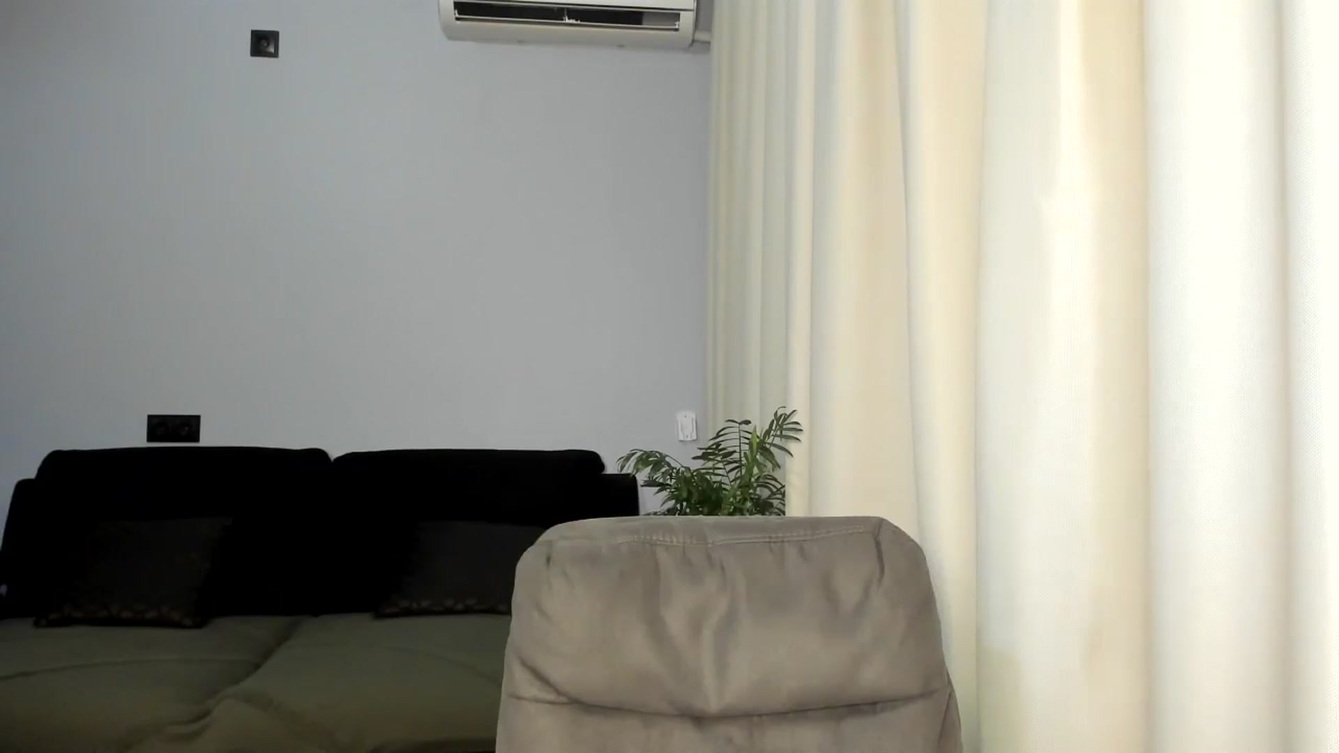 Gallery image thumbnail from Lia_lisia's myfreecams stream on, 07/22/2024, 18:51 image 6 of 20