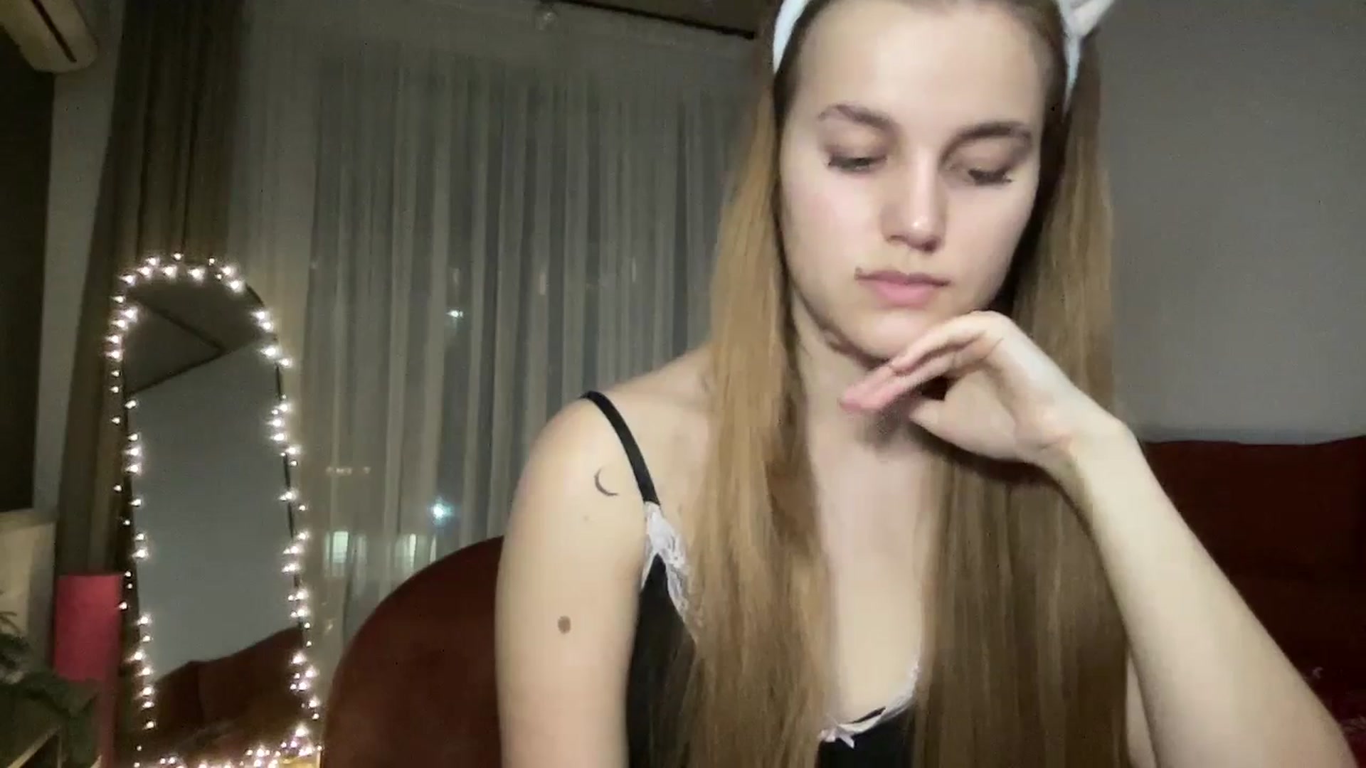 Gallery image thumbnail from Lia_lisia's myfreecams stream on, 12/25/2024, 14:47 image 4 of 20