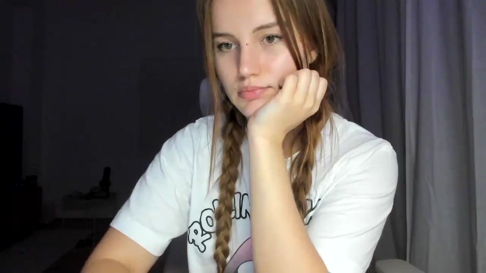 Gallery image thumbnail from Lia_lisia's myfreecams stream on, 01/06/2026, 22:04 image 9 of 20