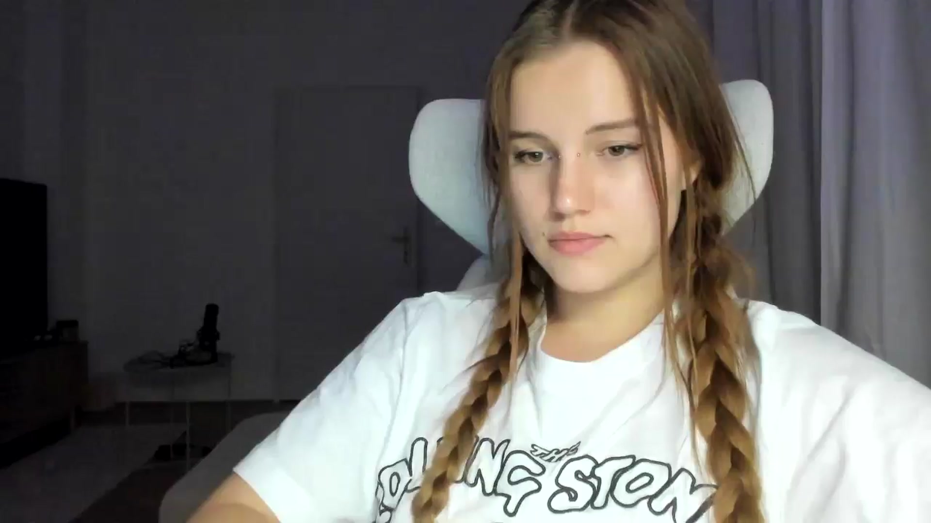 Gallery image thumbnail from Lia_lisia's myfreecams stream on, 01/06/2026, 22:04 image 1 of 20