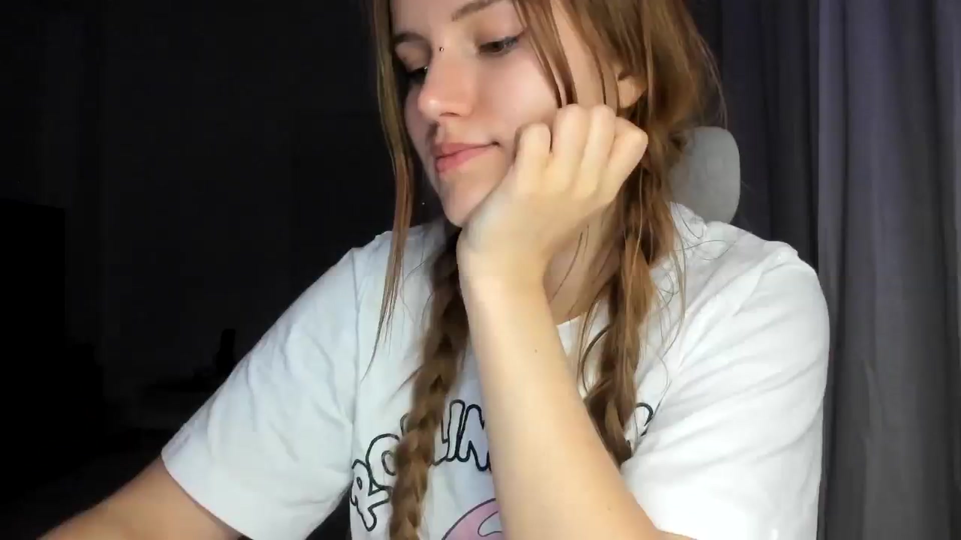 Gallery image thumbnail from Lia_lisia's myfreecams stream on, 01/06/2026, 22:04 image 13 of 20