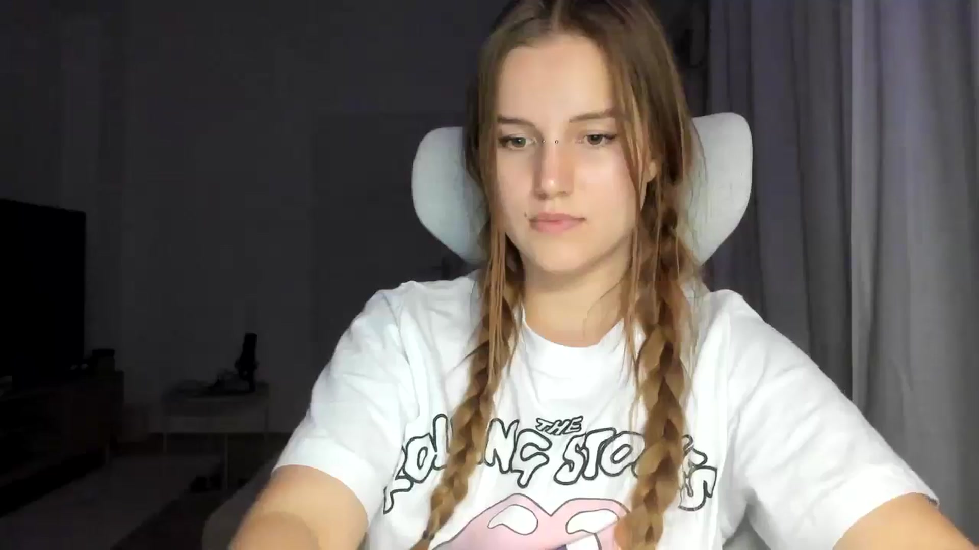Gallery image thumbnail from Lia_lisia's myfreecams stream on, 01/06/2026, 22:04 image 19 of 20