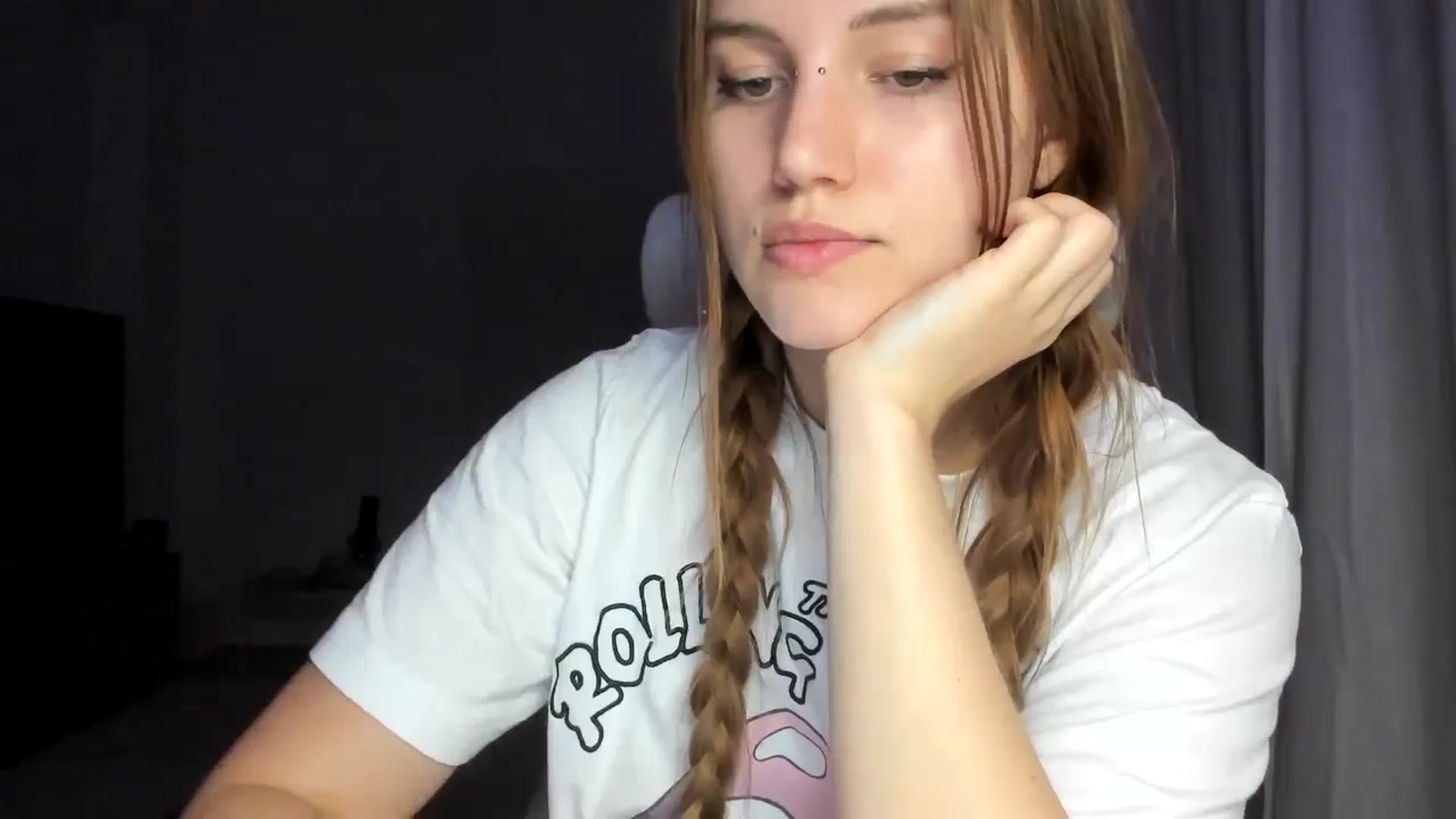 Gallery image thumbnail from Lia_lisia's myfreecams stream on, 01/06/2026, 22:04 image 16 of 20