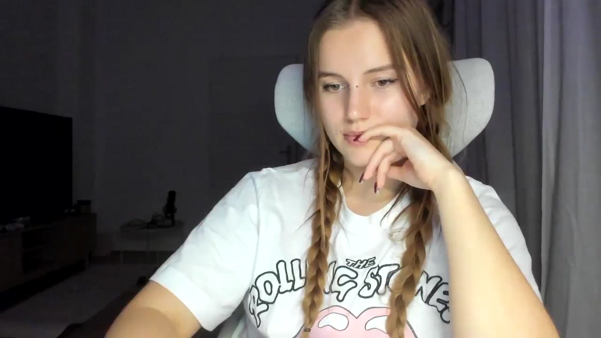 Gallery image thumbnail from Lia_lisia's myfreecams stream on, 01/06/2026, 23:26 image 7 of 20