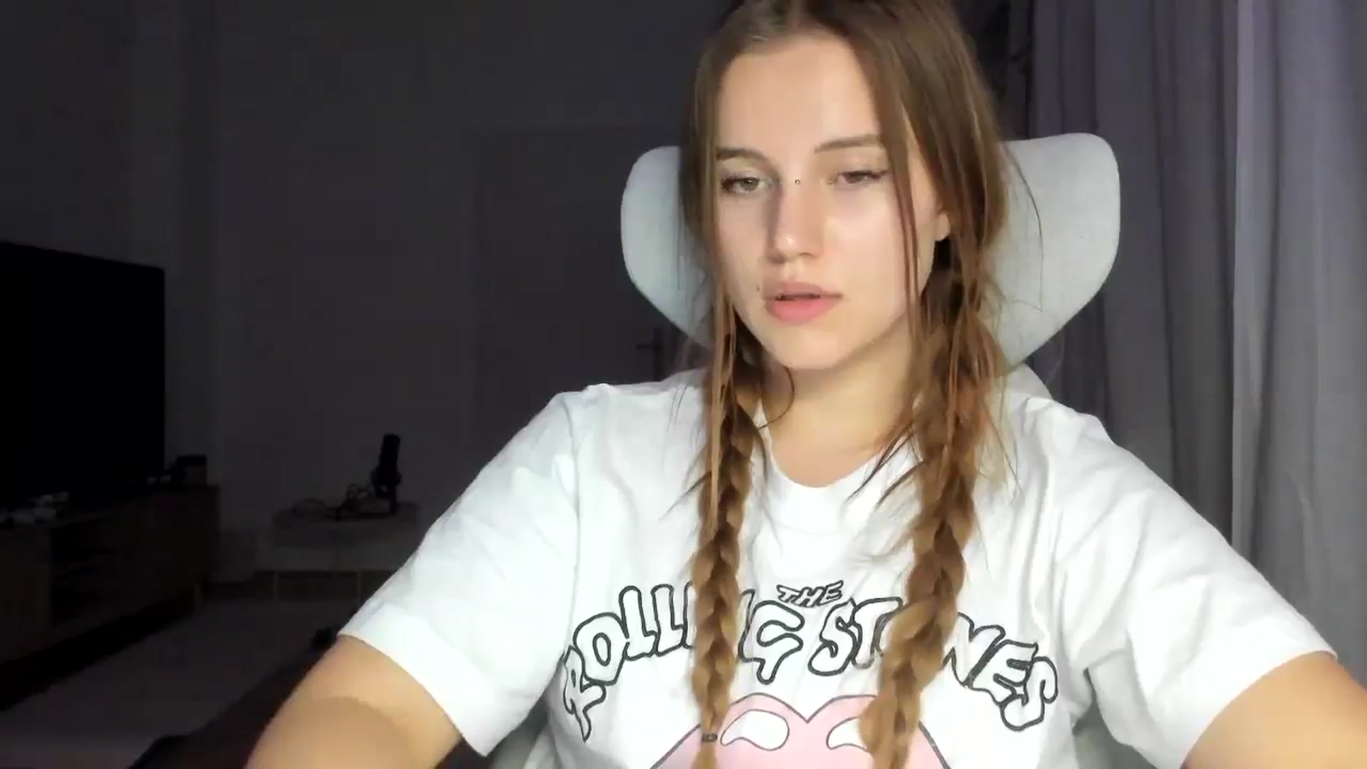 Gallery image thumbnail from Lia_lisia's myfreecams stream on, 01/06/2026, 23:26 image 9 of 20