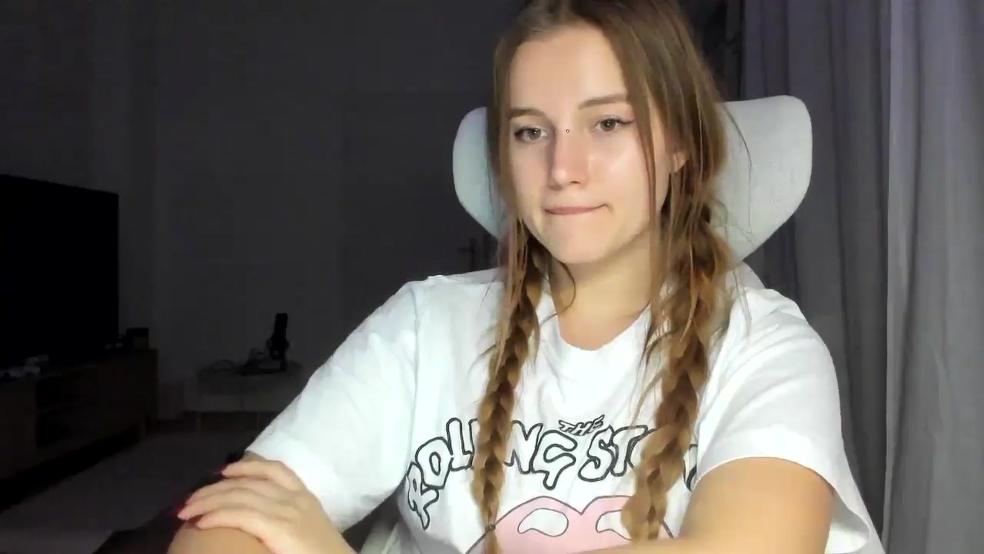 Gallery image thumbnail from Lia_lisia's myfreecams stream on, 01/06/2026, 23:26 image 10 of 20