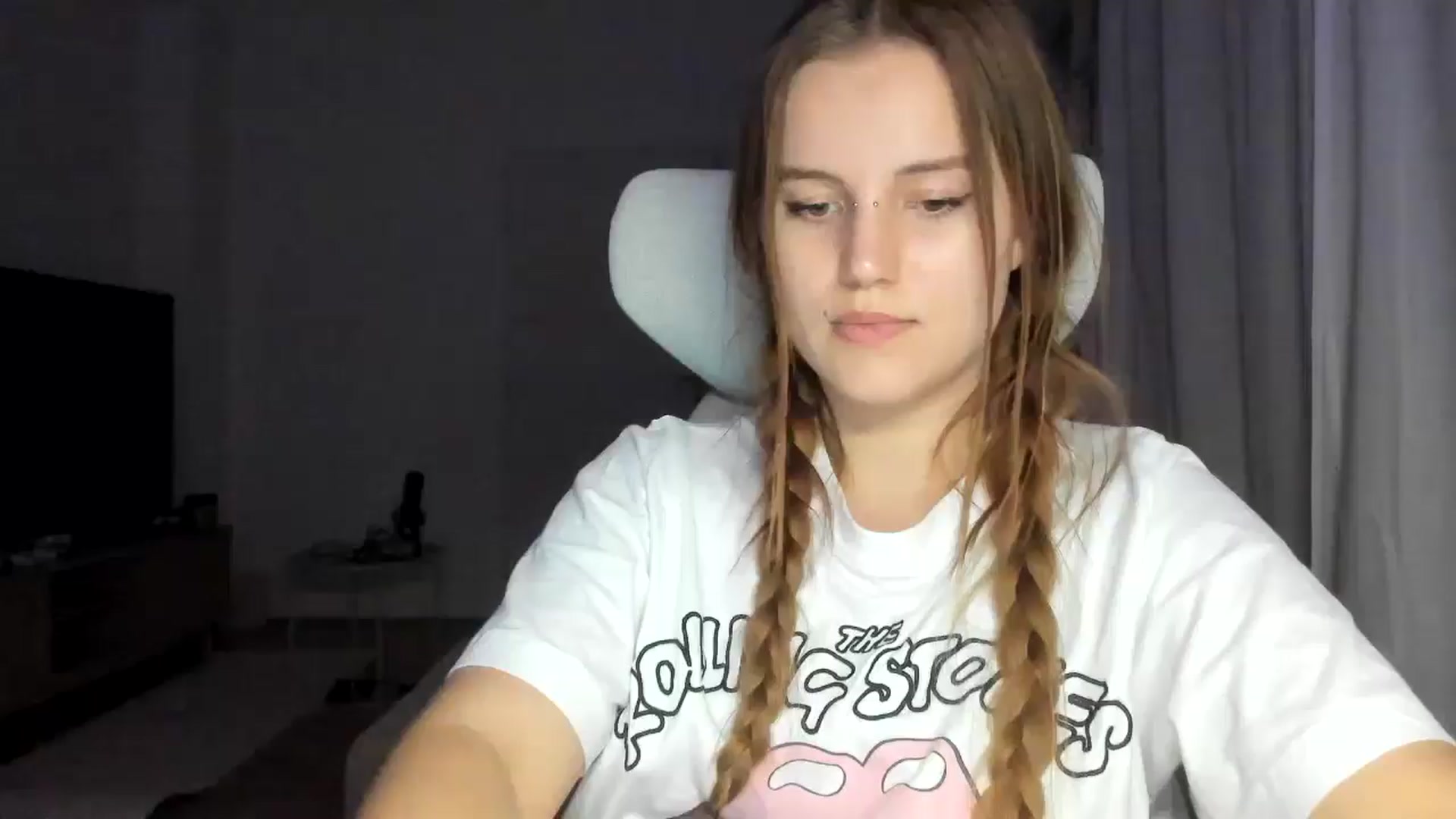 Gallery image thumbnail from Lia_lisia's myfreecams stream on, 01/06/2026, 23:26 image 1 of 20