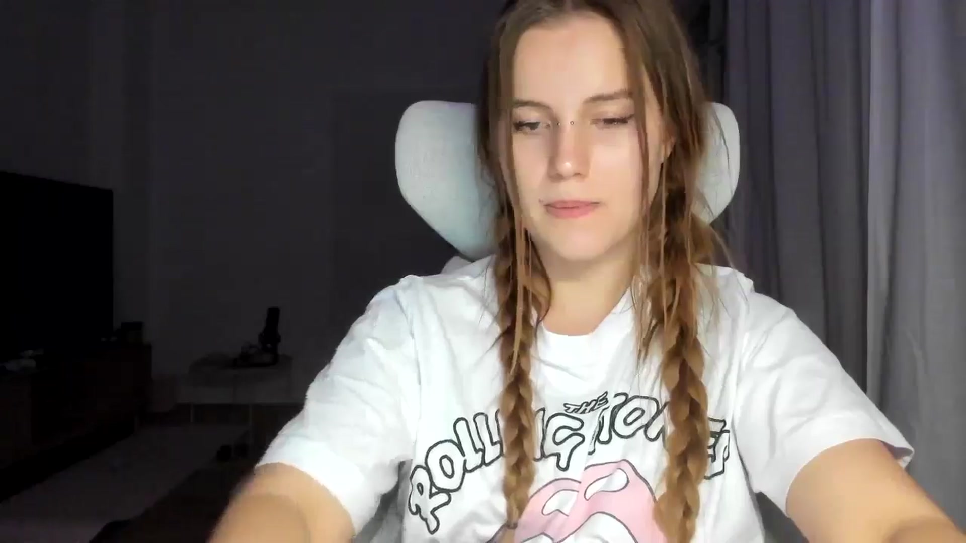 Gallery image thumbnail from Lia_lisia's myfreecams stream on, 01/06/2026, 23:26 image 14 of 20