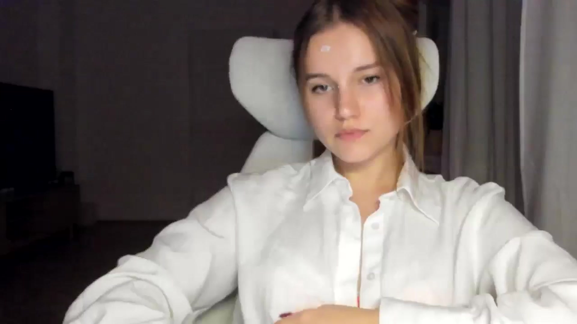 Gallery image thumbnail from Lia_lisia's myfreecams stream on, 01/08/2026, 21:39 image 13 of 20