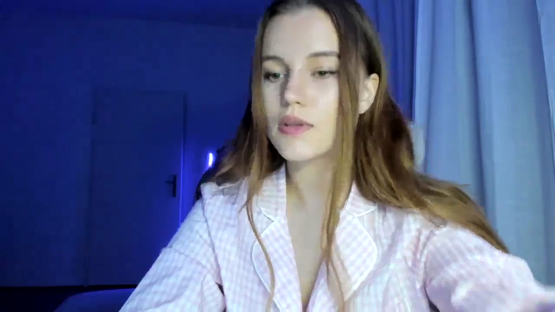 Gallery image thumbnail from Lia_lisia's myfreecams stream on, 01/10/2026, 20:14 image 11 of 20