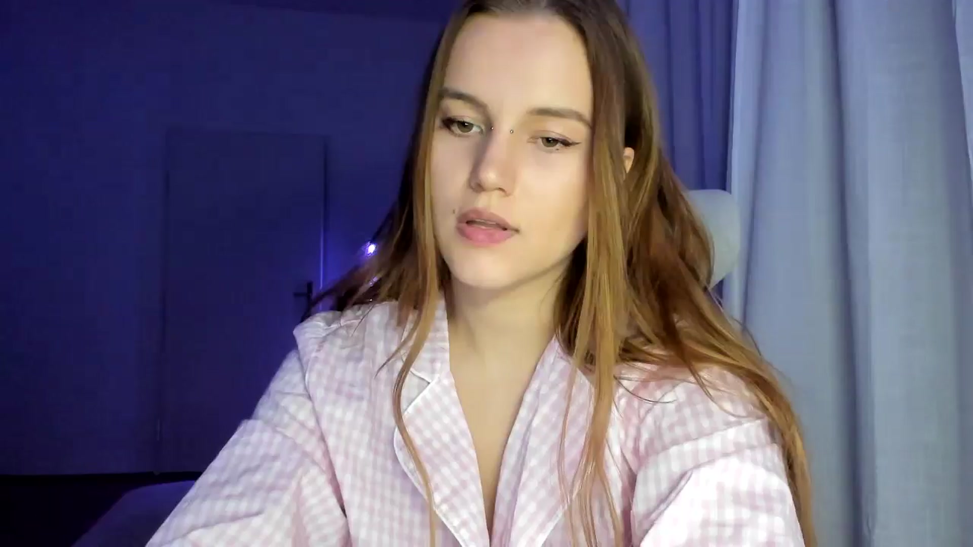 Gallery image thumbnail from Lia_lisia's myfreecams stream on, 01/10/2026, 20:14 image 17 of 20