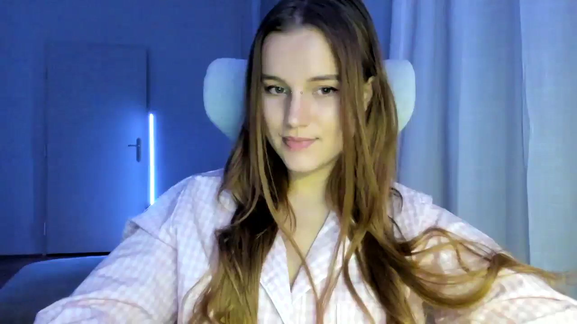 Gallery image thumbnail from Lia_lisia's myfreecams stream on, 01/10/2026, 21:51 image 14 of 20