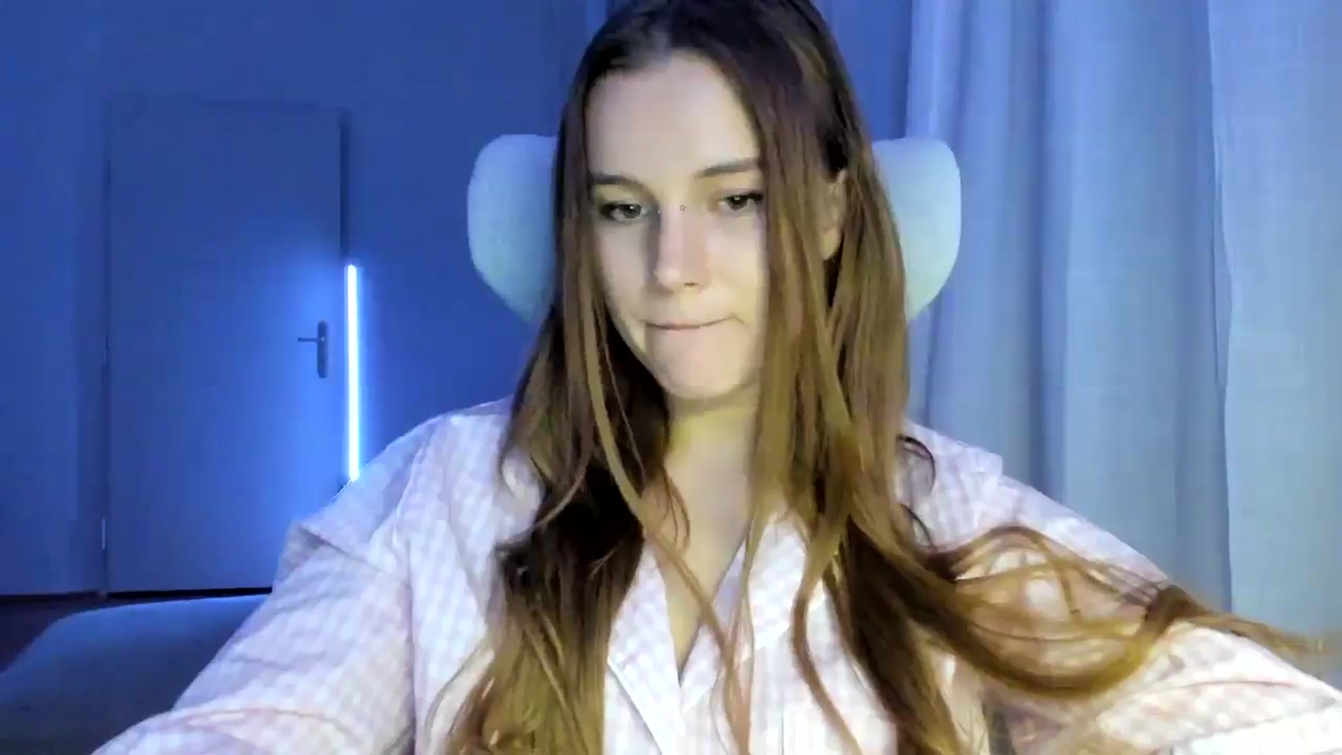 Gallery image thumbnail from Lia_lisia's myfreecams stream on, 01/10/2026, 21:51 image 13 of 20