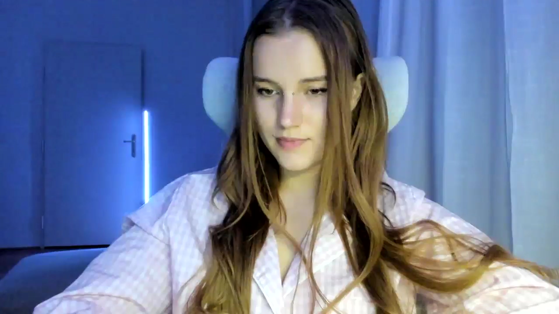 Gallery image thumbnail from Lia_lisia's myfreecams stream on, 01/10/2026, 21:51 image 10 of 20