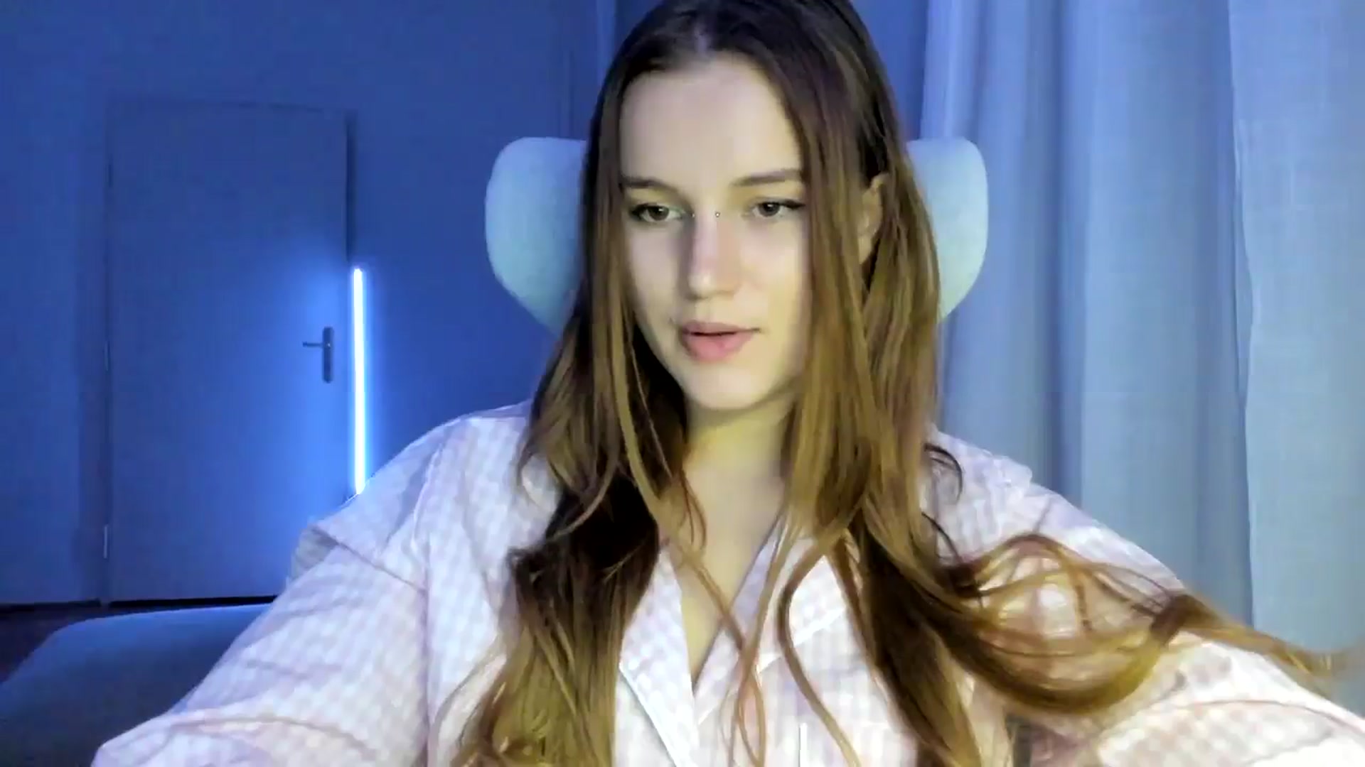 Gallery image thumbnail from Lia_lisia's myfreecams stream on, 01/10/2026, 21:51 image 11 of 20