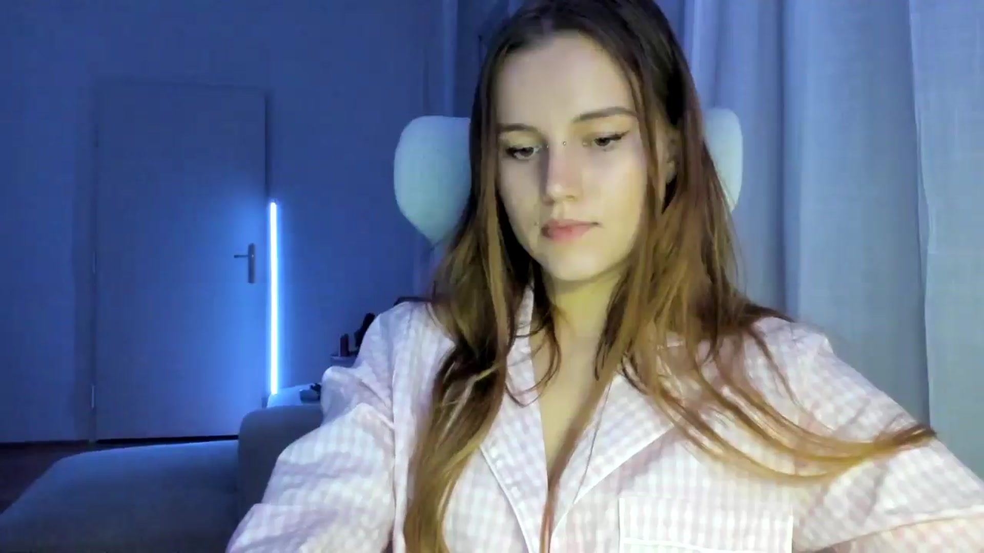 Gallery image thumbnail from Lia_lisia's myfreecams stream on, 01/11/2026, 24:08 image 19 of 20