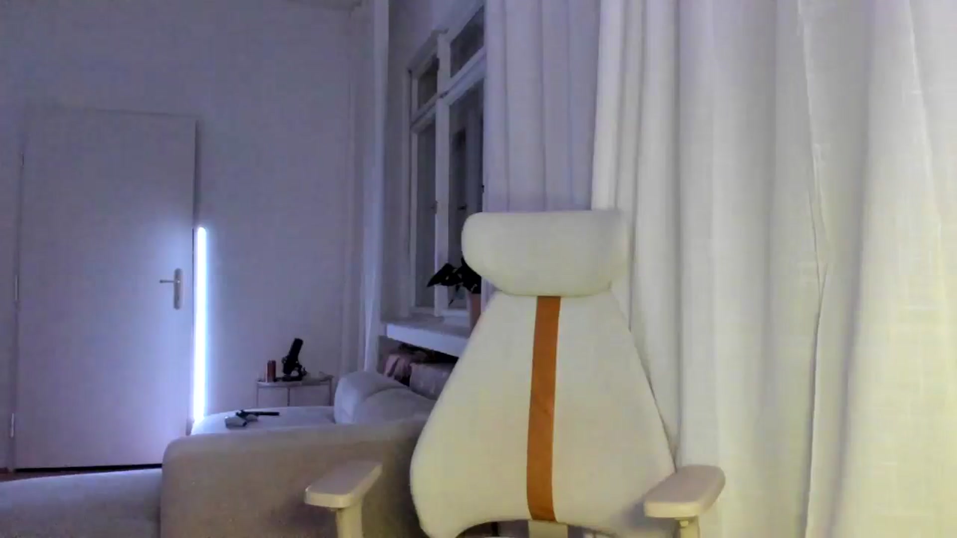 Gallery image thumbnail from Lia_lisia's myfreecams stream on, 01/11/2026, 24:34 image 10 of 20