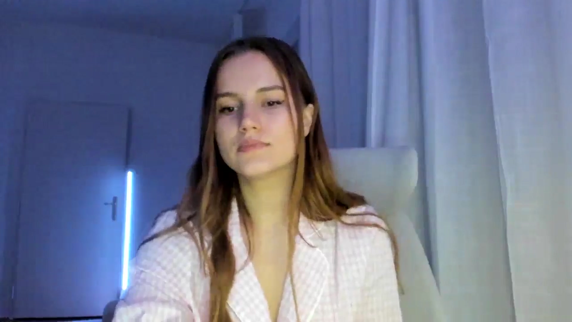 Gallery image thumbnail from Lia_lisia's myfreecams stream on, 01/11/2026, 24:34 image 7 of 20